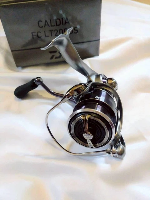 リール DAIWA CALDIA LT2000S Amazon.com : Daiwa Caldia 18 LT 2000S : Sports & Outdoors
