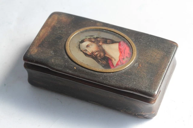 Ancienne boite à priser corne peinture miniature du Christ sous verre (58939)