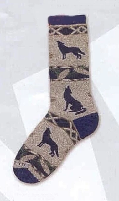 Wildlife Animal HOWLING WOLF Adult Socks Medium 6-11...Clearance Priced