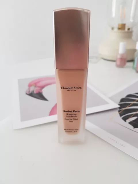 Elizabeth Arden Flawless Finish Skincaring Foundation 320N 30ml