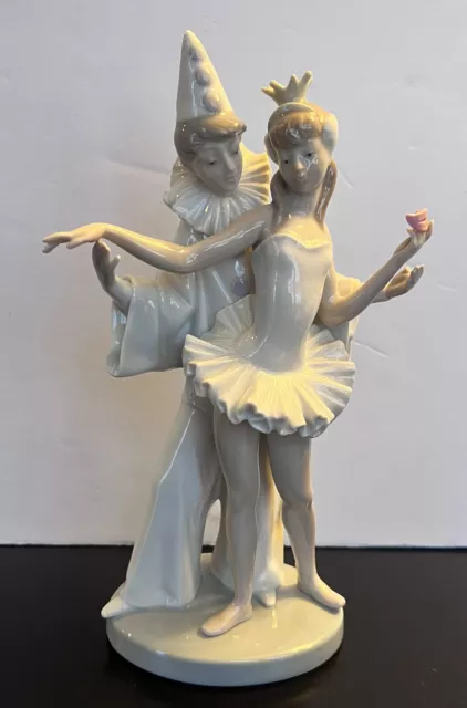 Lladro Carnival Couple Ballerina Jester Porcelain Figurine with mask 4882 AS IS Lladro Carnival Couple Ballerina Jester Porcelain Figurine with mask 4882 AS IS