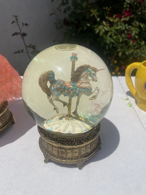 FRANKLIN MINT SNOW Globe Horse Carousel Horse Music Box Musical $60.00