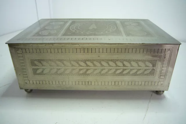 Caja de metal vintage forrada en madera ""Messrs Storry Smithson & Co Ltd"" Curiosity