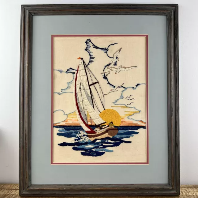 "Barco al atardecer de colección 1982 crealla de vela bordado enmarcado completo 20""x24"""