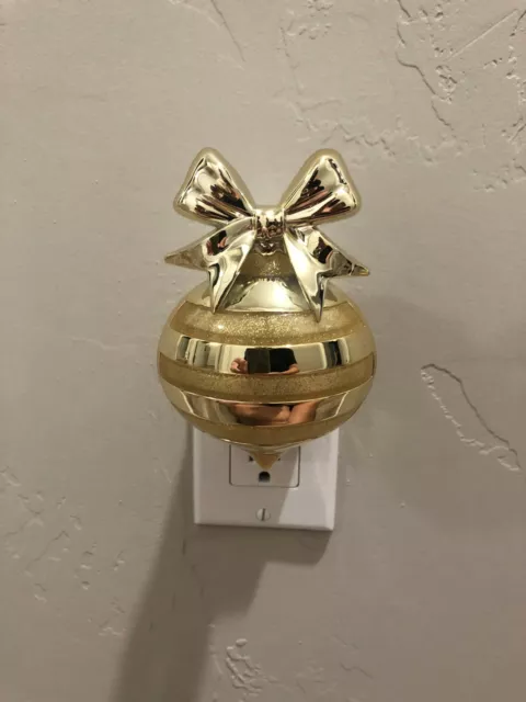 Bath & Body Works Gold Ornament With Bow Wallflower - Used Once