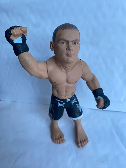 Figurine K-1 Cyril Abidi – Statue Sport Combat UFC, Neuve