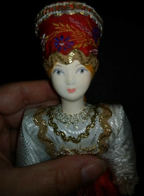 Poupée russe de collection TROYKA