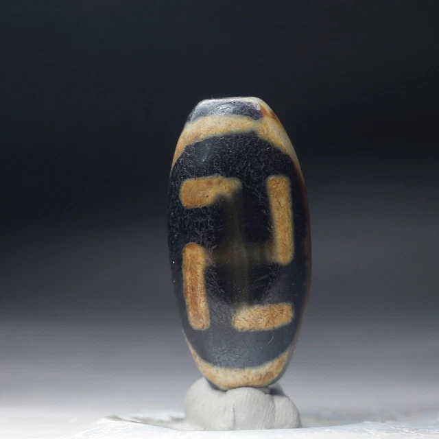 Tibetan Old Dzi Agate Bead "Swastika & 1Eyed" Amulet Pendant from Tibet 36397