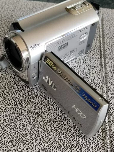jvc everio 30 gb