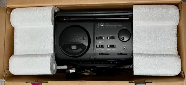 RETRO Amstrad Portable Boombox - CD Radio Cassette Recorder – MCD700 3