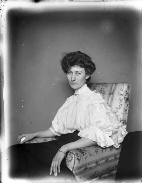 Glass Plate Negative c. 1900 - Portrait of Woman - UK