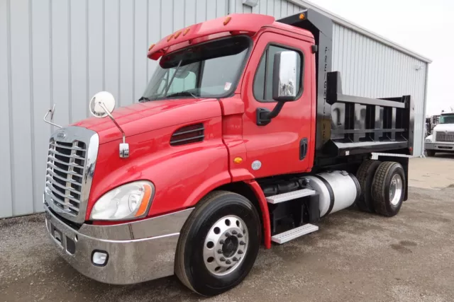 410-Hp Dd-13 10Ft Dump Bed Body Haul Delivery Single Axle Truck Low Miles 2