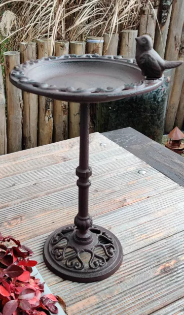 Vogelbad mit Standfuß Gusseisen Vogeltränke Vogel Futterstelle 40 x 22 Ø