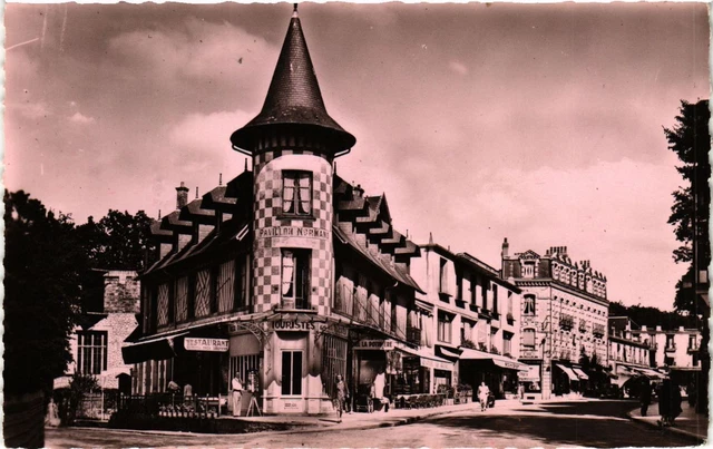 CPA BAGNOLES-de-l'ORNE Rue des Casinos (356537)