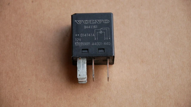 9441161 Genuine Volvo S40 S60 S80 V70 SX90 C30 XC70 XC90 Multi-Use Black Relay