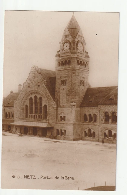 METZ  - Moselle - CPA 57 - La Gare Centrale