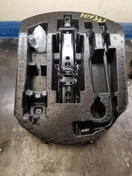 15 16 17 18 19 Jeep Grand Cherokee Jack Assembly