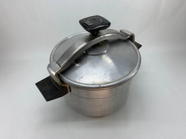 ANCIENNE COCOTTE MINUTE SEB 8 litres , manque siffleur ,1974 série JA