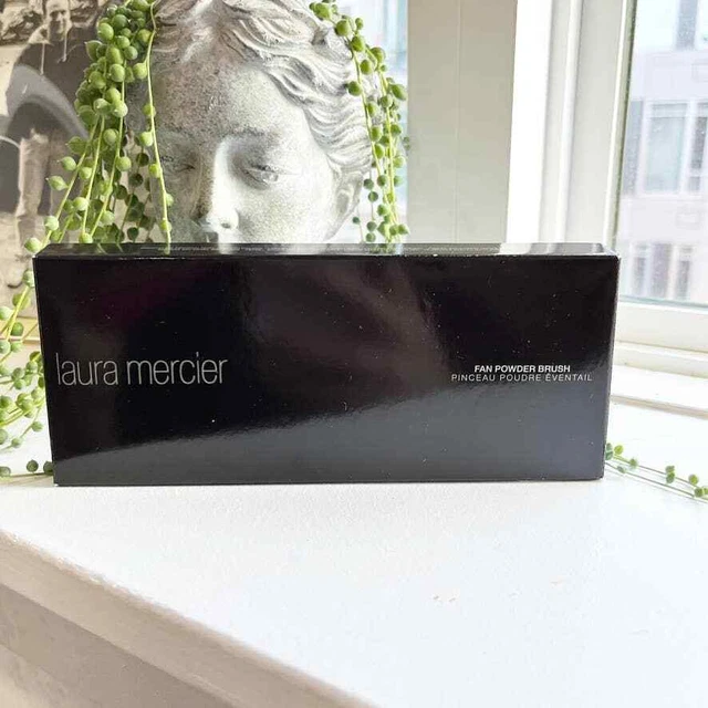 NEW Laura Mercier Fan Powder Brush