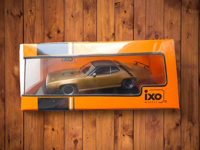Plymouth GTX Road Runner 1971 Modello In Oro Metallico 1:43 Ixo