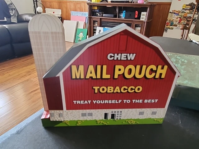 Shelia’s American Barns Chew Mail Pouch Tobacco Barn 1995 Shelf Sitter