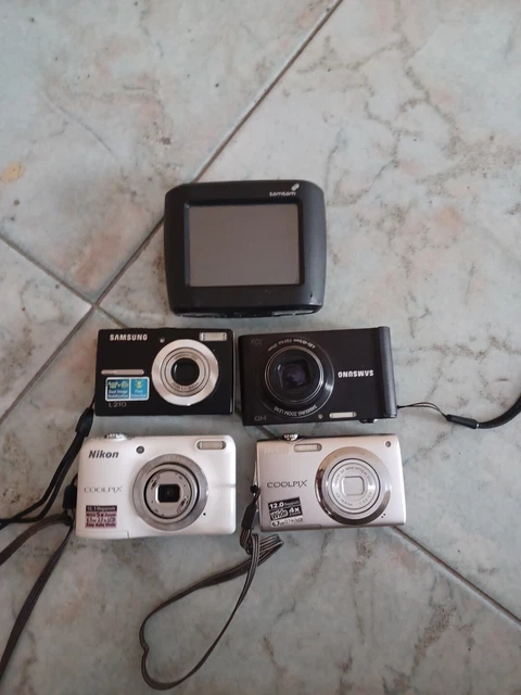 Stock Lotto Macchine Fotografiche + Tom Tom