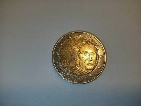 PIÈCE RARE DE 2 euros Simone Veil 1975 (1927-2017) Très bon état. EUR 1