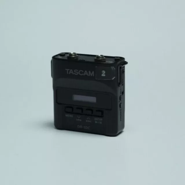 Tascam DR-10CS Tonrecorder mit SD und Sennheiser ME 2 Omni-Lavalier 2