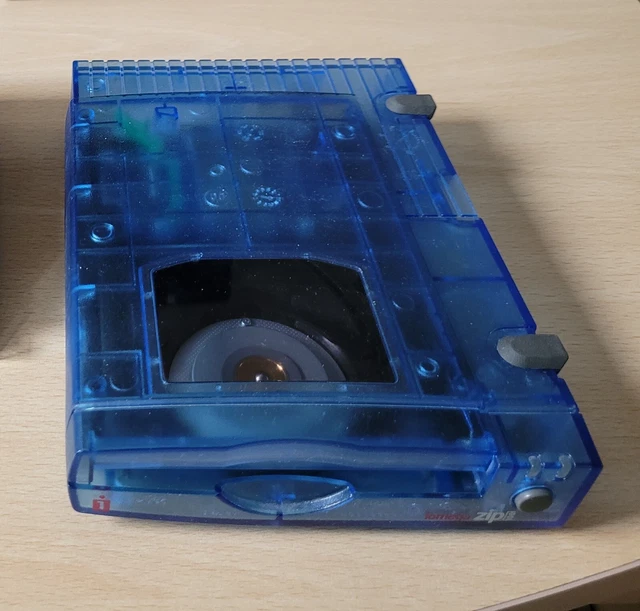 IOMEGA 100MB ZIP Drive with USB Cable, Mains Power Supply & 4 Disks