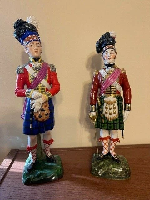 Set of 2 Sitzendorf porcelain Napoleon soldiers - HIGHLANDERS of British Army