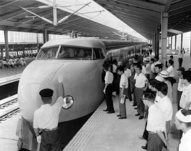SHINKANSEN BULLET TRAIN Arrives At Tokyo Station During A Test 1964 Old ...
