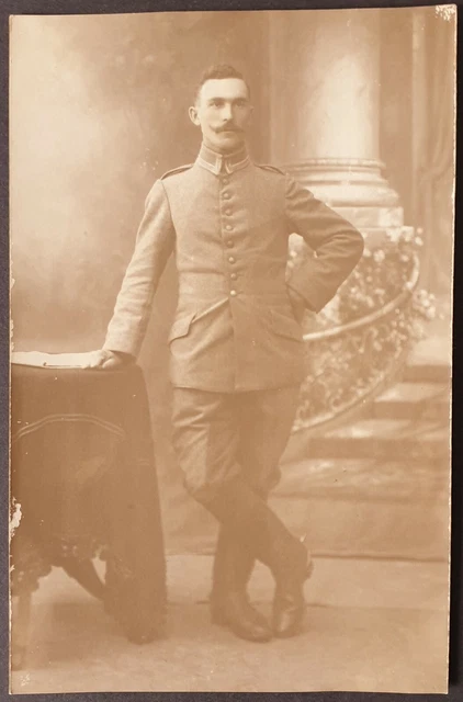 AK - Foto - Studio Portrait deutscher Soldat - Elsass - 1.WK - 1914 / 1918