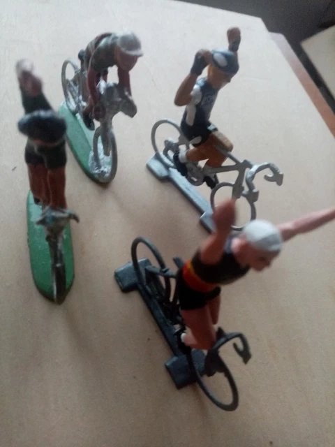 Coureurs cyclistes Lot De 4 coureurs
