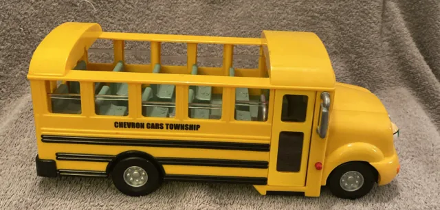 The Chevron Cars Township SALLY SCHOOL BUS Toy Car Automobile 2001 No. 28