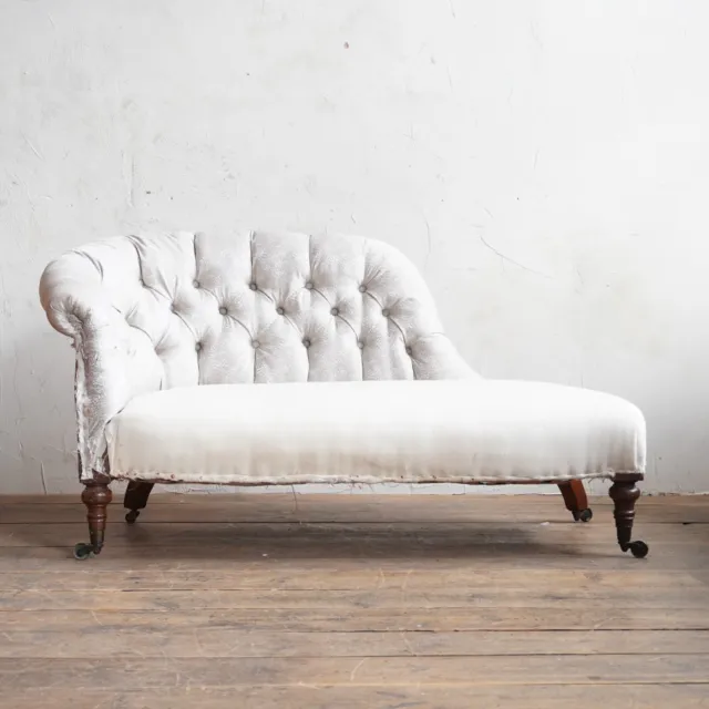 Antique Howard and Sons Chaise Longue