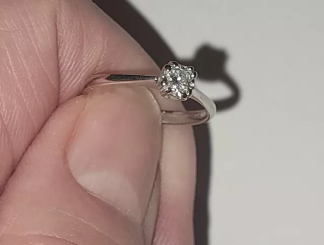 18 ct white gold solitaire diamond ring