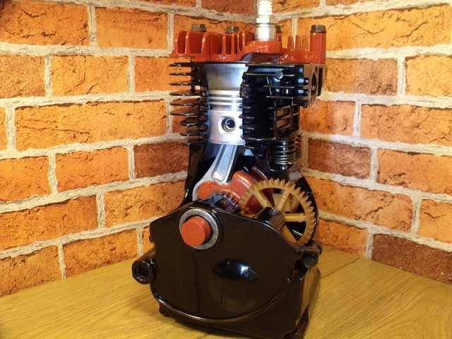CUTAWAY ENGINE SECTIONED Engine 4 Stroke Stationary Engine Display cutaway-engine-sectioned-engine-4-stroke-stationary-engine-display