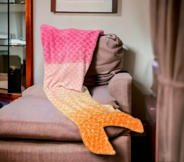 PILLOWFORT - Pink Ombre Mermaid Tail Blanket