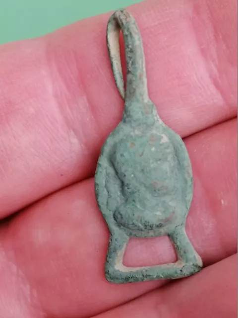 Bronze Tudor period Clothes hook fastener circa 1500-1600