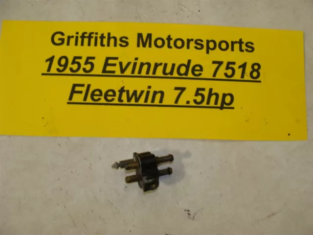 1955 EVINRUDE Fleetwin 7.5hp outboard fuel gas line tank fitting coupler 301840