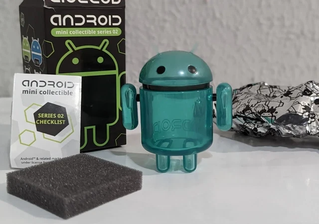 Android Mini Collectible Series 2 - CYAN - Andrew Bell  CHASE Ultra Rare!!