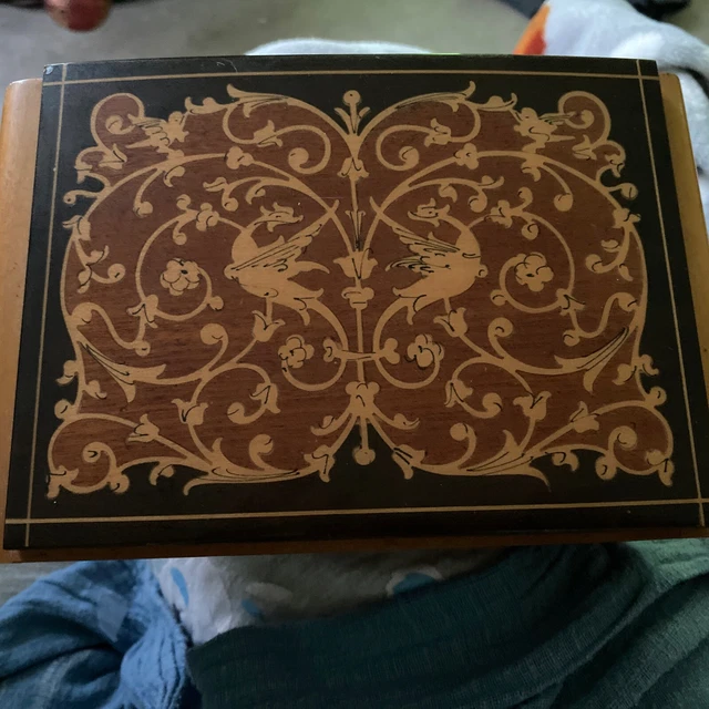VINTAGE SORRENTO WARE Wood Musical Marquetry Cigarette Box Music Box