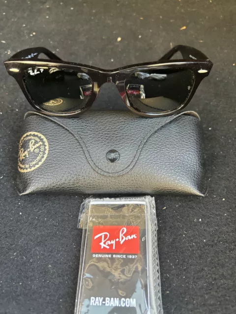 Ray Ban Wayfarer Classic Sunglasses With Case Black Frame Ray Ban RB2140 Italy