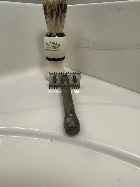 Vintage Gillette 1930'S Long Comb Double Edge DE Safety Razor & Strong Set Brush 3