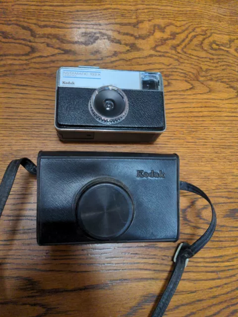 Vintage Kodak Instamatic 133-X Film Camera with case untested