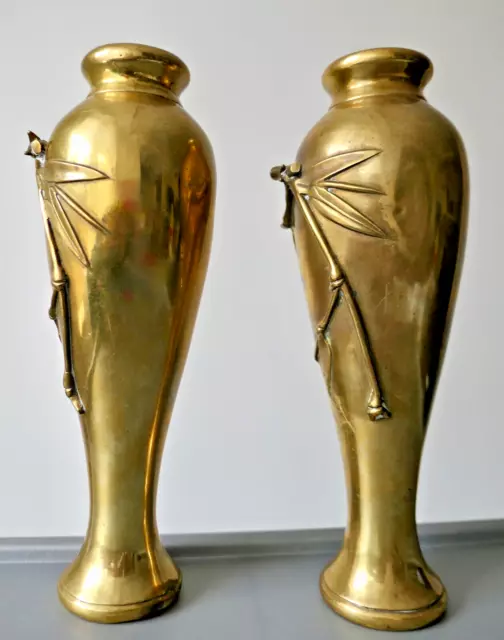 Paire De Vases Anciens En Laiton - Design Filigrane - Hauteur 25 Cm - Style Vintage