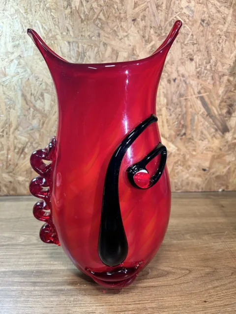 grand vase verre rouge,  style murano visage art abstrait,  anthropomorphe XXème