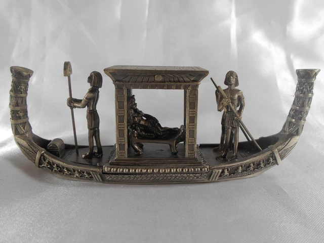 ÉGYPTE : GRANDE BARQUE ÉGYPTIENNE  " CLÉOPÂTRE "  ÉTAIN OU ZAMAK 24 Cm