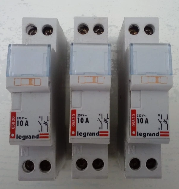 Legrand coupe-circuit fusible 1P+N rail DIN -05820 - 10A 230V LOT DE 3