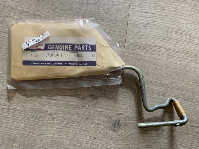 NEW 0460134-1 Cessna 150J Control Lock NOS